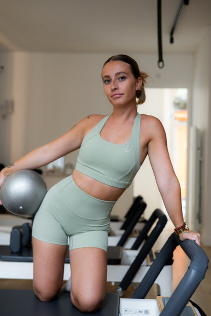 Short Eclipse 
 Longueur mid-thigh & effet scrunch